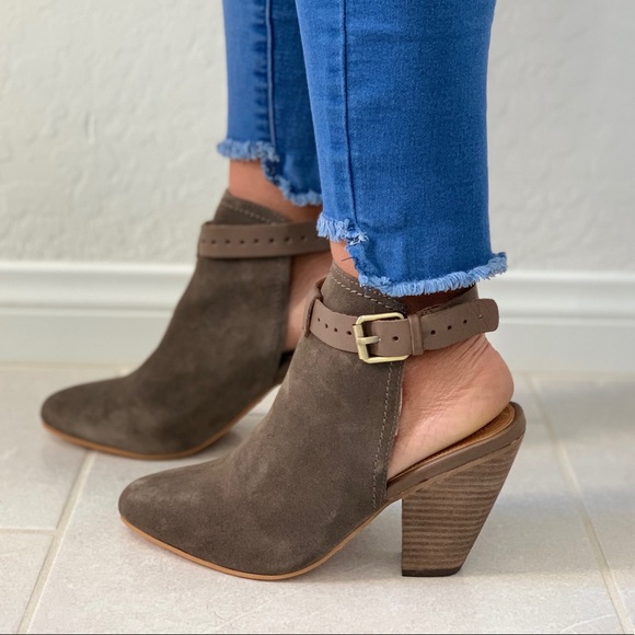 Brushed Distressed Leather Closed Slingback Mule - Picture 4 of 5